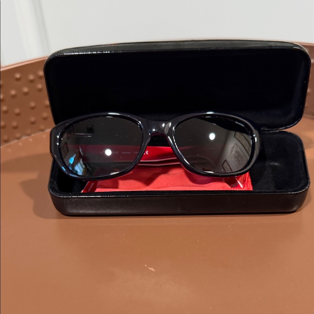Jennifer Lopez Black Sunglasses with Case